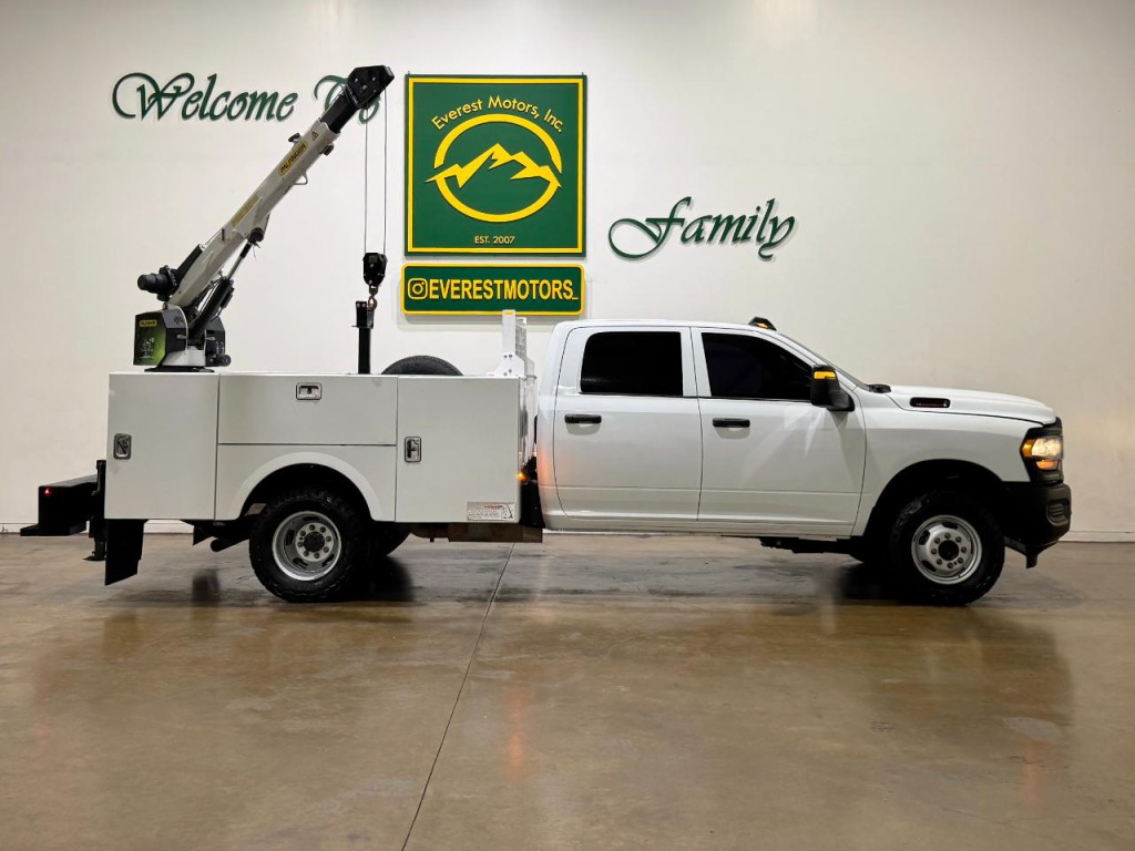 2023 RAM 3500 Image 11