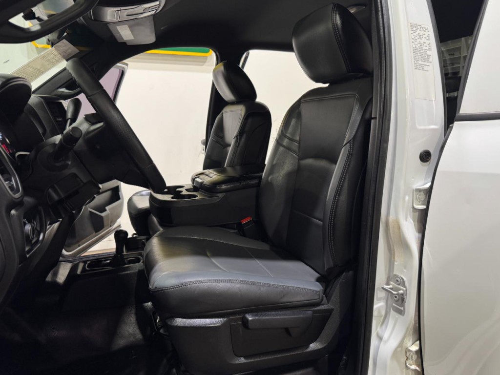 2023 RAM 3500 Image 16
