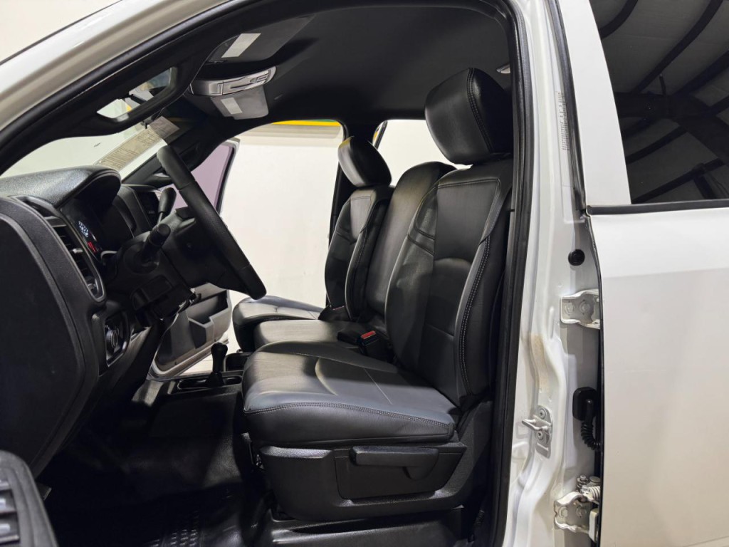 2023 RAM 3500 Image 17