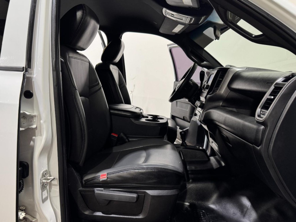 2023 RAM 3500 Image 18