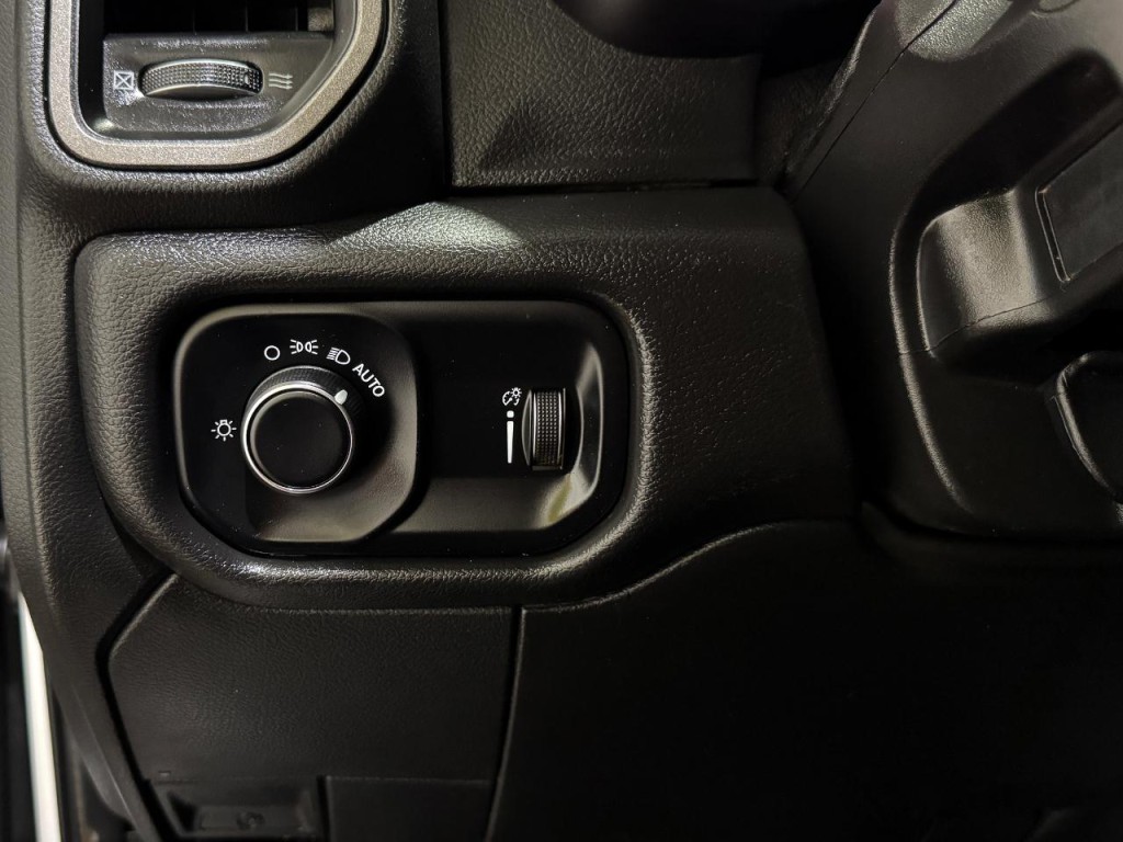 2023 RAM 3500 Image 30