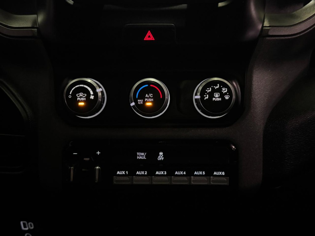 2023 RAM 3500 Image 31