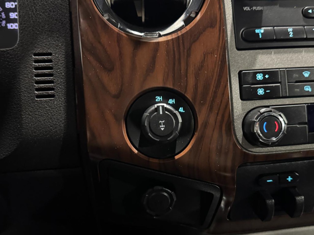2011 Ford F-250 Image 25