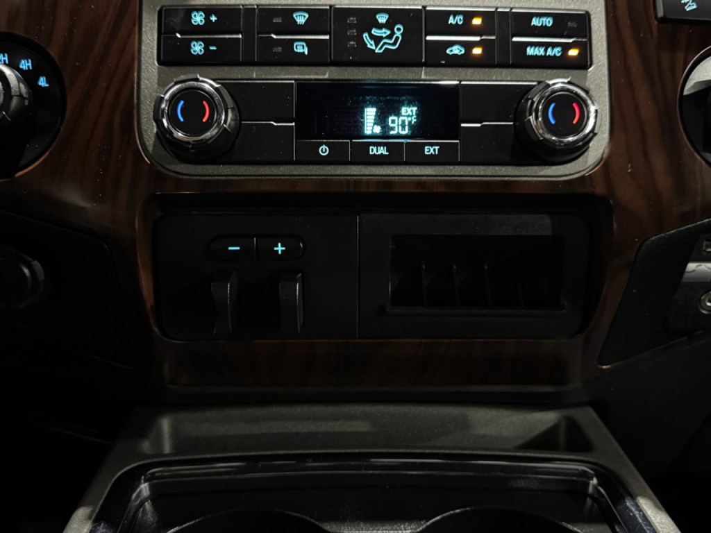 2011 Ford F-250 Image 28