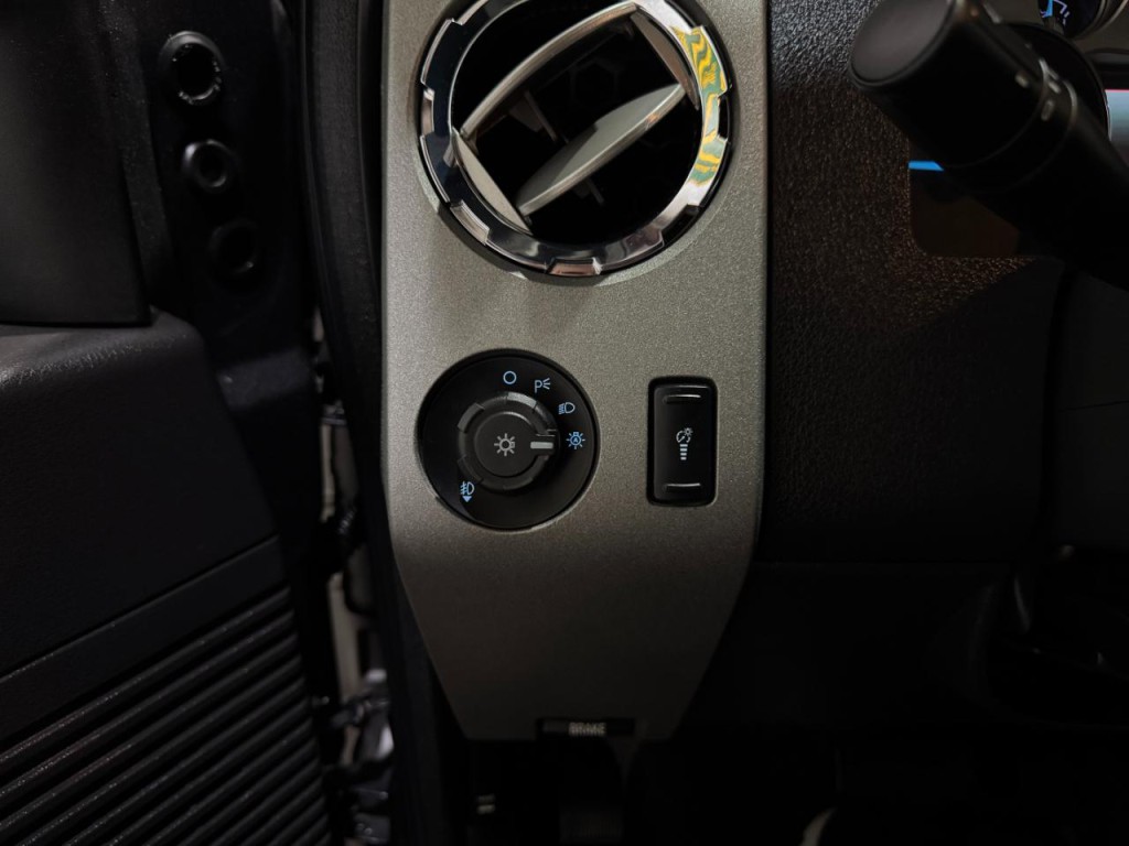 2011 Ford F-250 Image 29