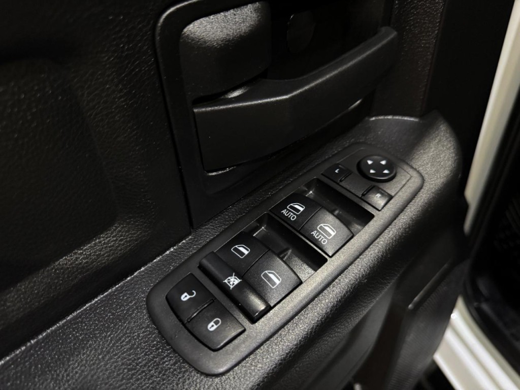 2022 RAM 5500 Image 27
