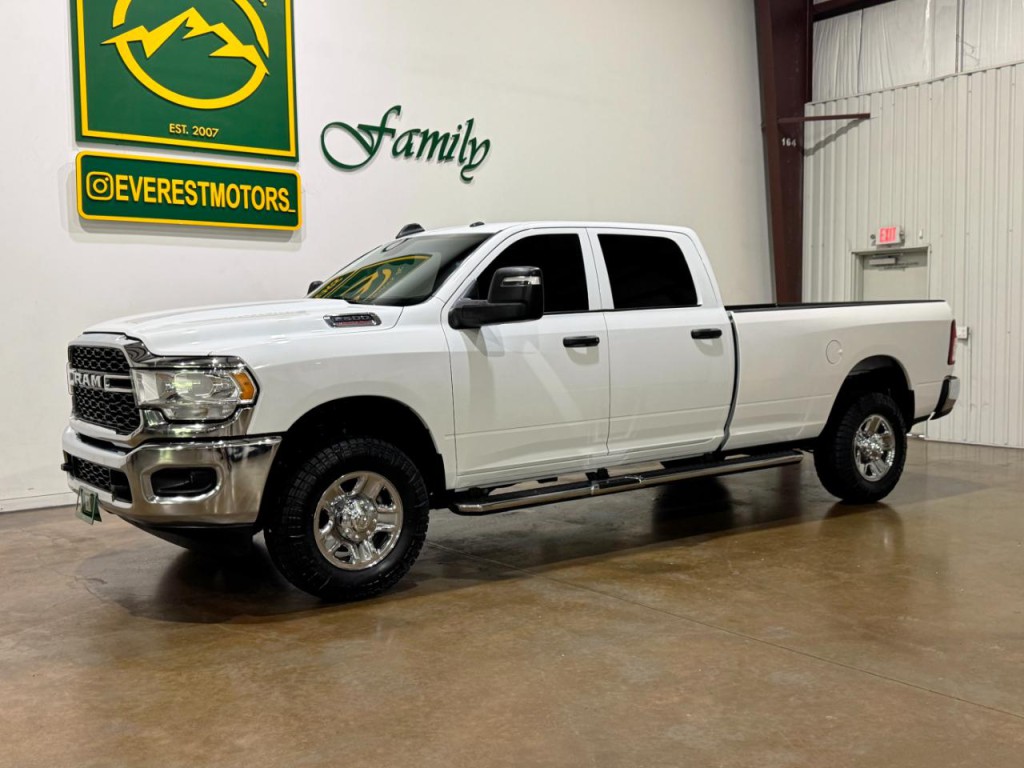 2023 RAM 2500 Image 3