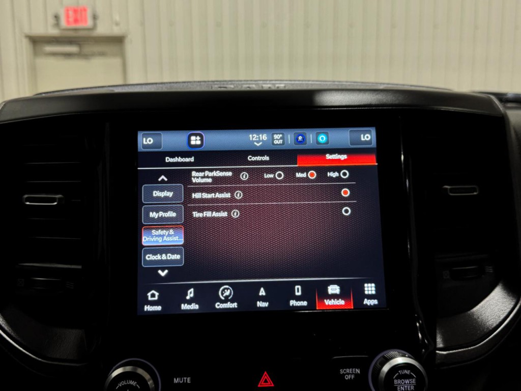 2023 RAM 2500 Image 37