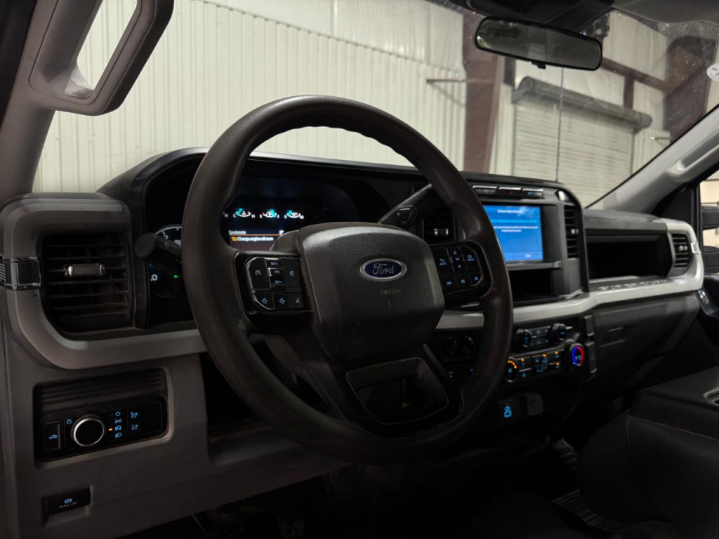 2023 Ford F-250 Image 4