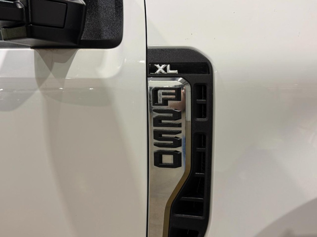 2023 Ford F-250 Image 32