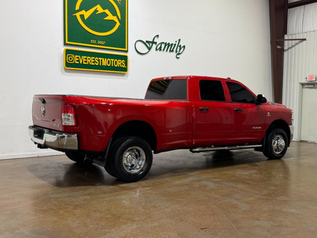 2022 RAM 3500 Image 8