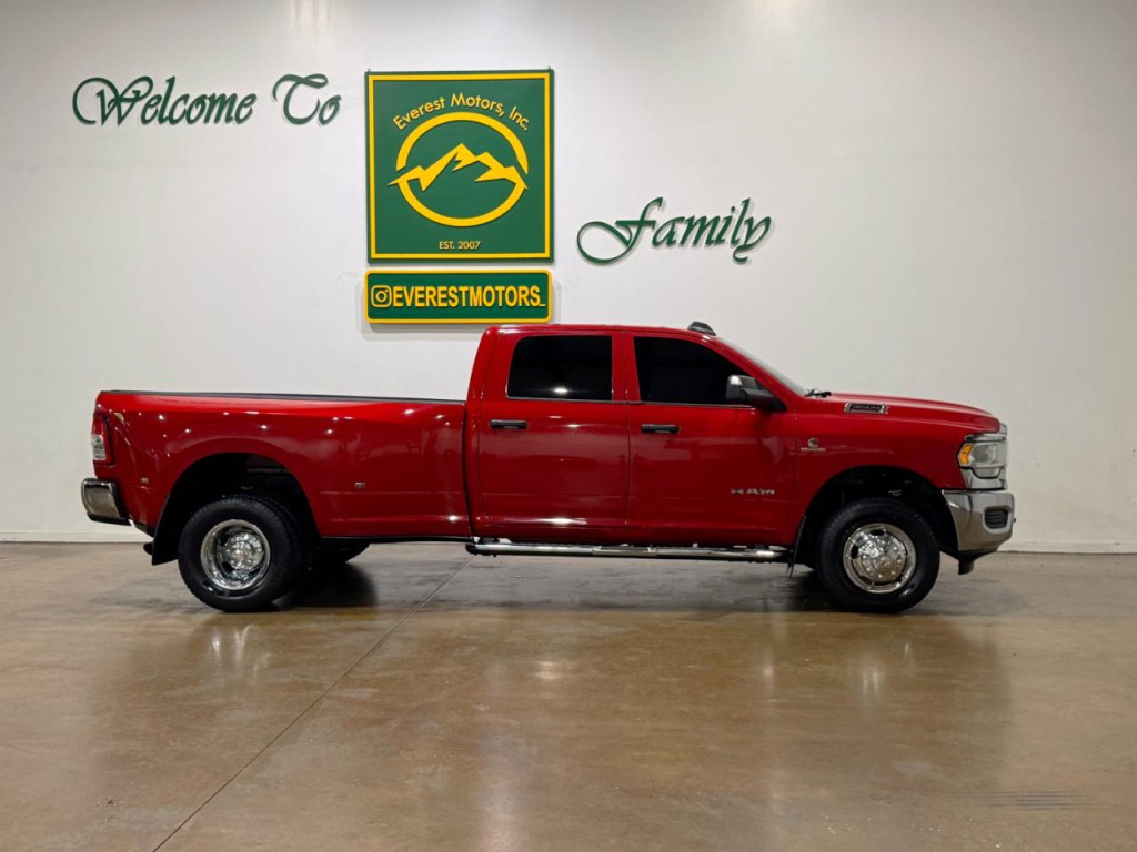 2022 RAM 3500 Image 9