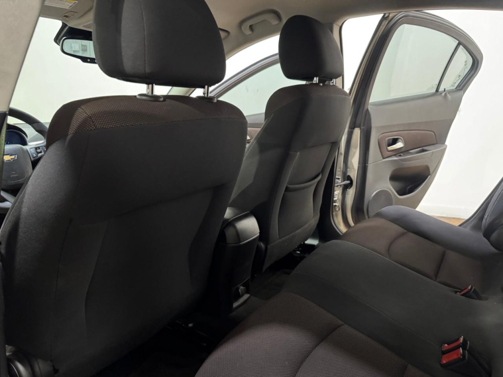 2016 Chevrolet Cruze Image 14