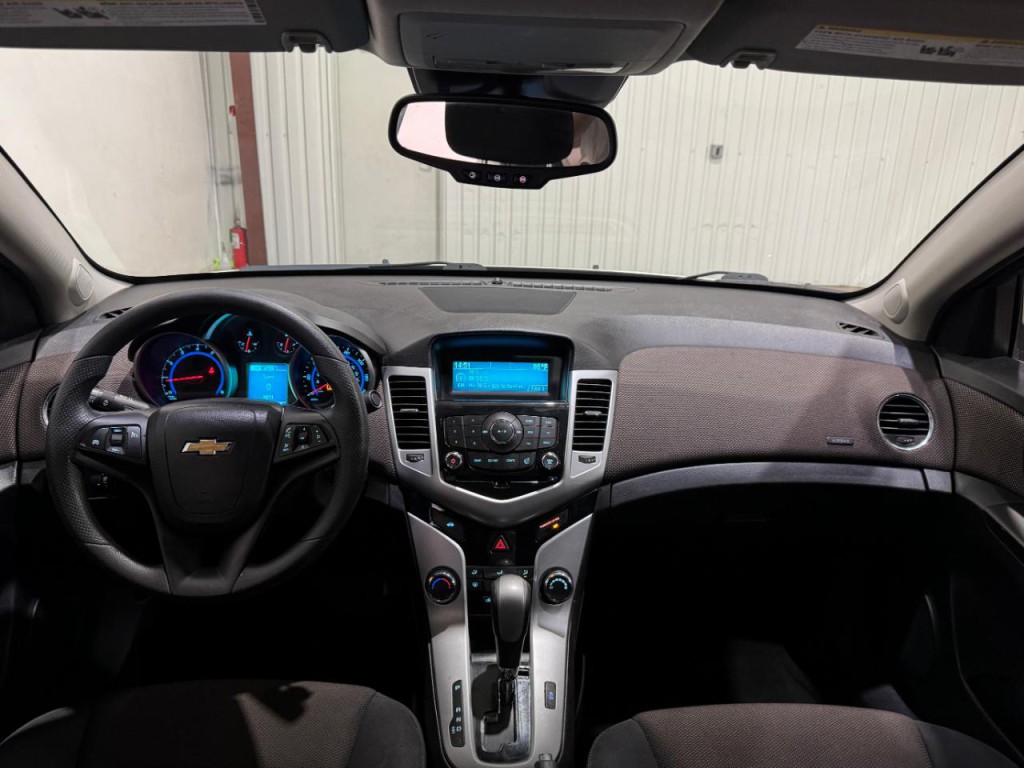 2016 Chevrolet Cruze Image 17