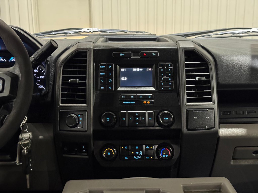 2022 Ford F-350 Image 21