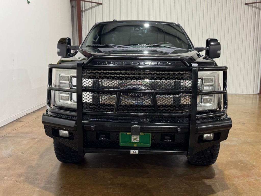 2017 Ford F-250 Image 2