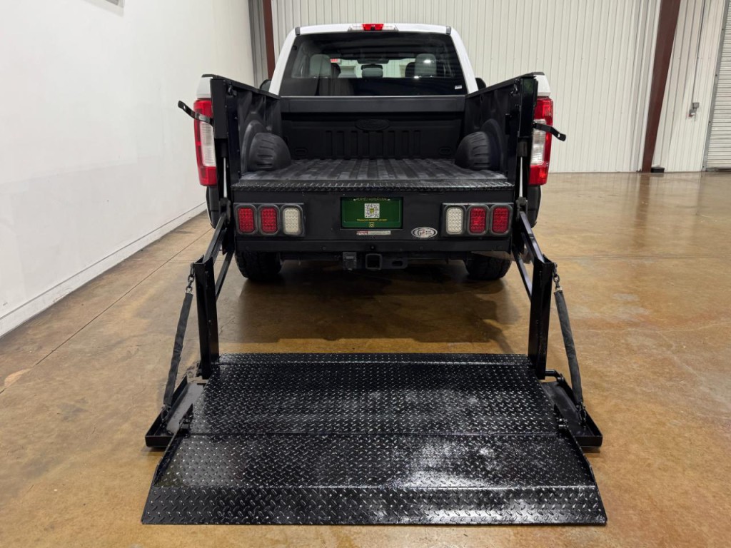 2018 Ford F-250 Image 12