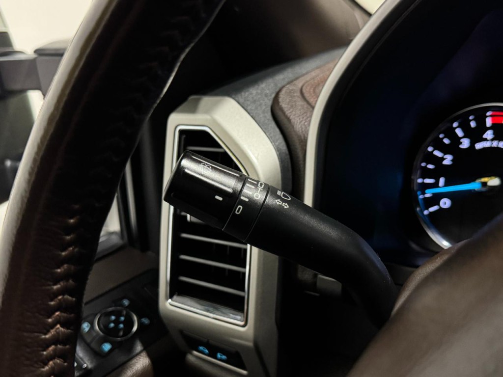 2022 Ford F-350 Image 21