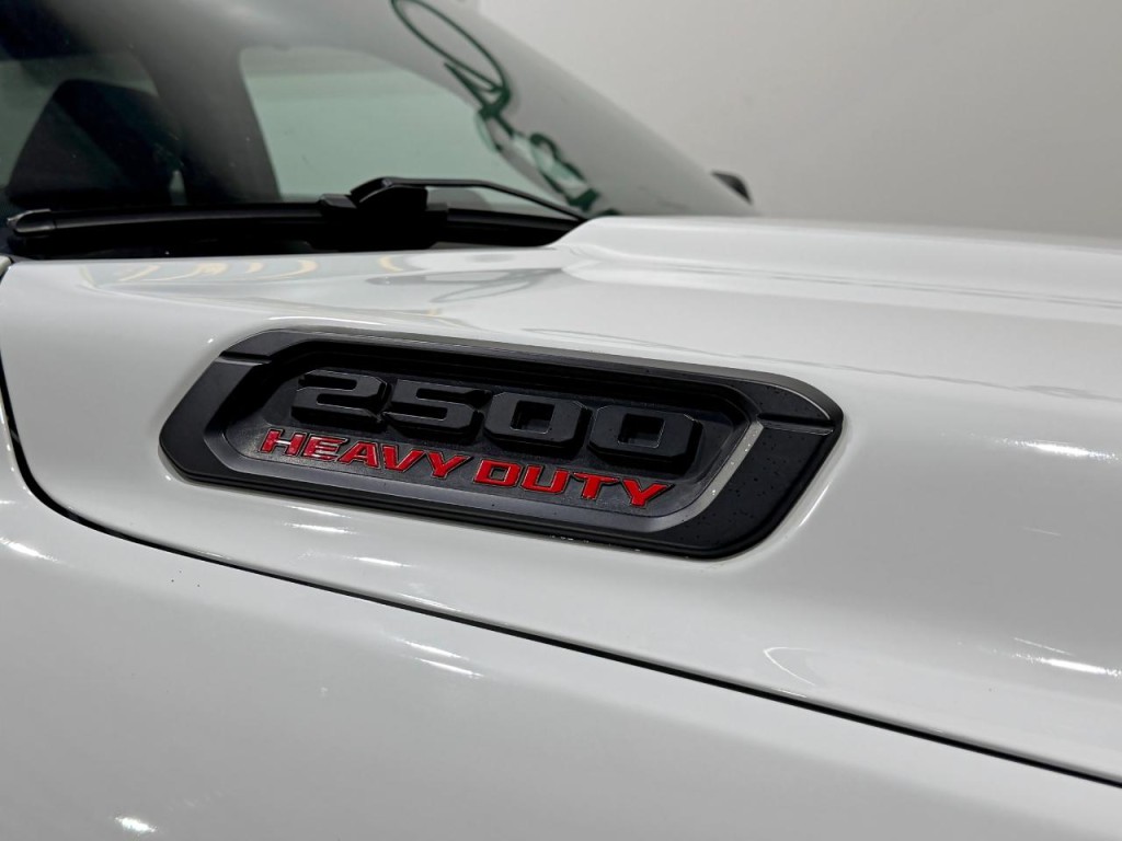 2023 RAM 2500 Image 3