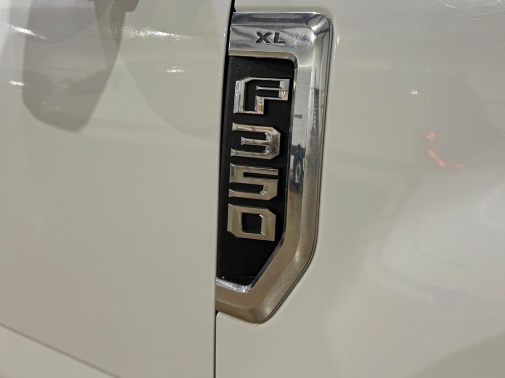 2022 Ford F-350 Image 15