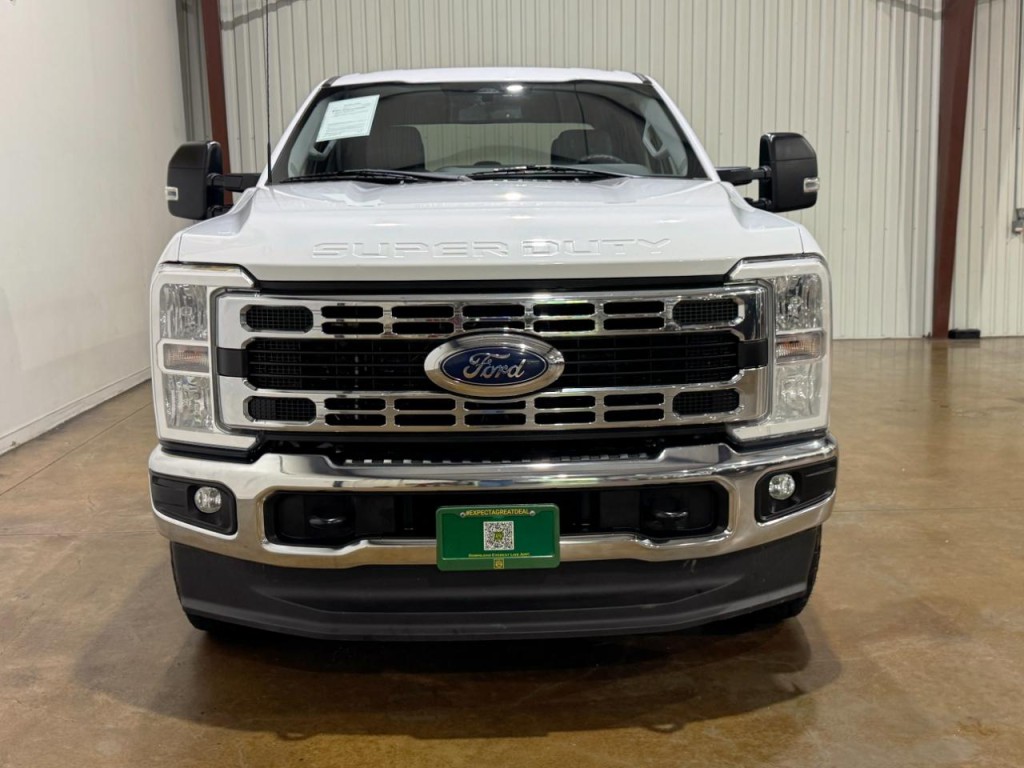 2023 Ford F-250 Image 2