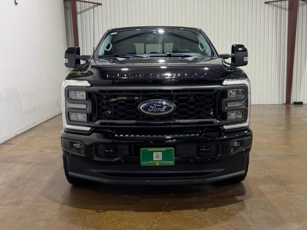 2023 Ford F-350 Image 2