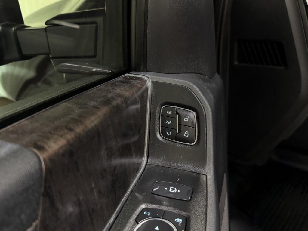 2023 Ford F-350 Image 32