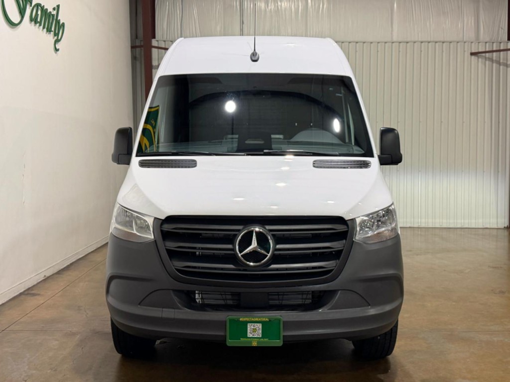 2026 Mercedes-Benz Sprinter Image 2