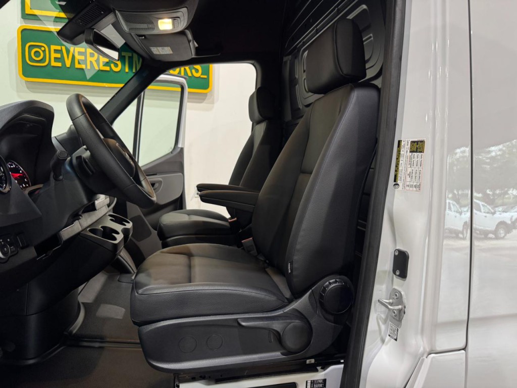 2026 Mercedes-Benz Sprinter Image 11