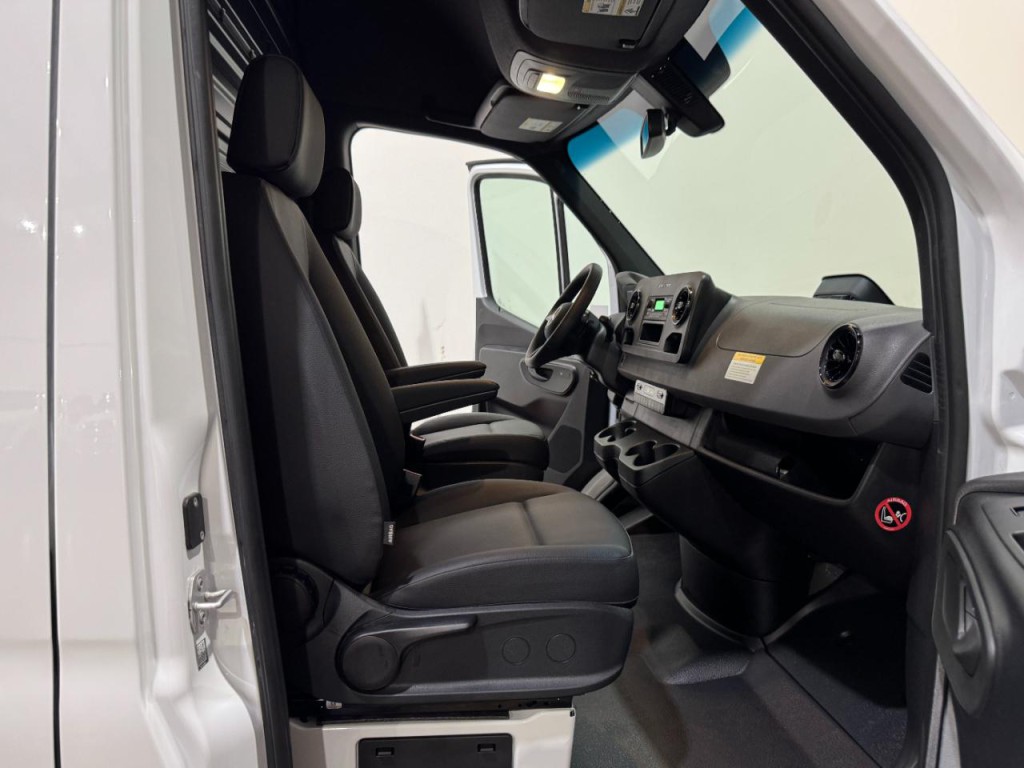 2026 Mercedes-Benz Sprinter Image 12