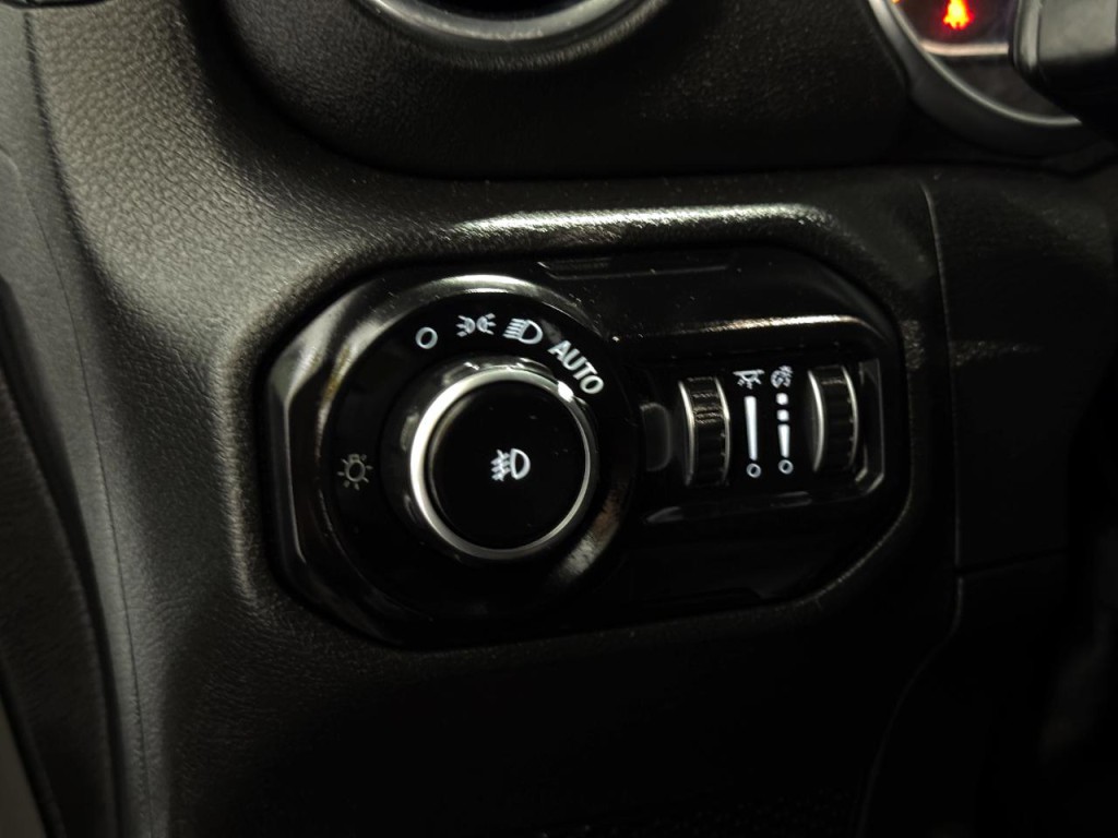 2021 Jeep Wrangler Image 25