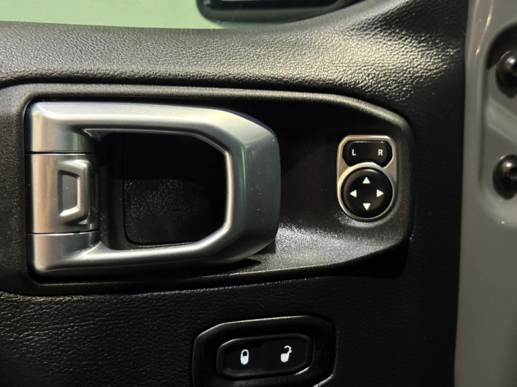2021 Jeep Wrangler Image 26