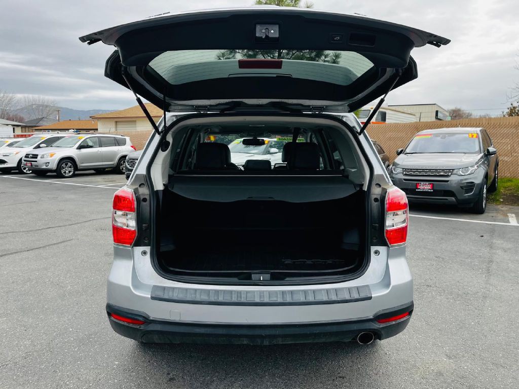 2014 Subaru Forester Image 10