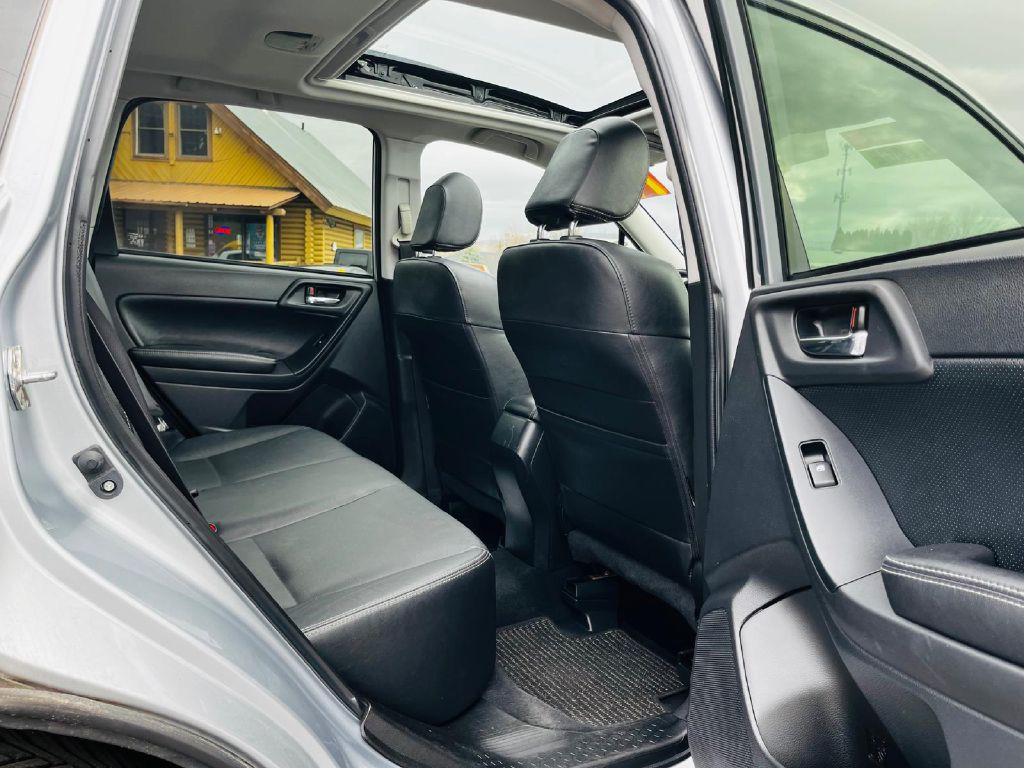 2014 Subaru Forester Image 16