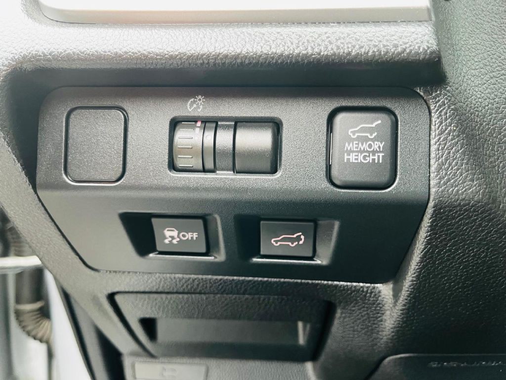 2014 Subaru Forester Image 25