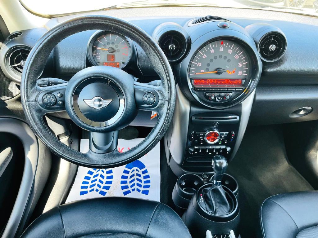 2016 MINI Countryman Image 17