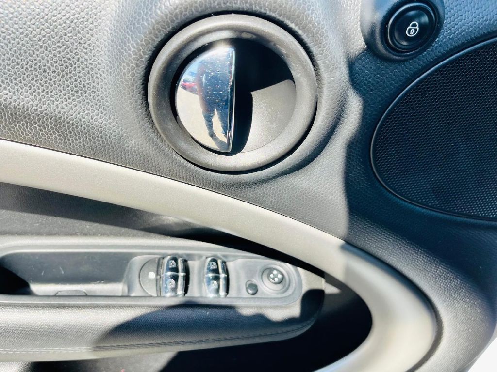 2016 MINI Countryman Image 22