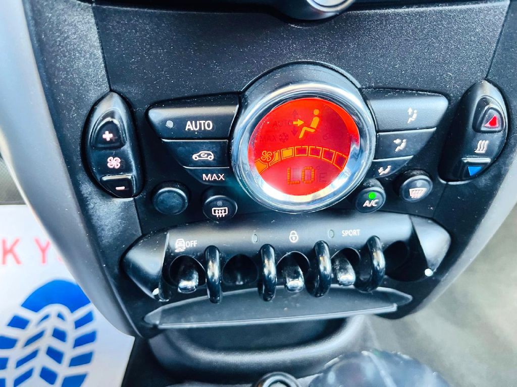 2016 MINI Countryman Image 23