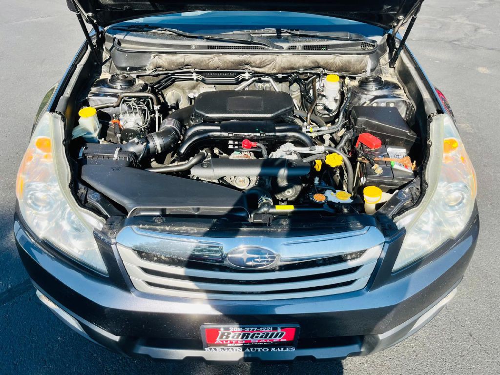 2012 Subaru Outback Image 10