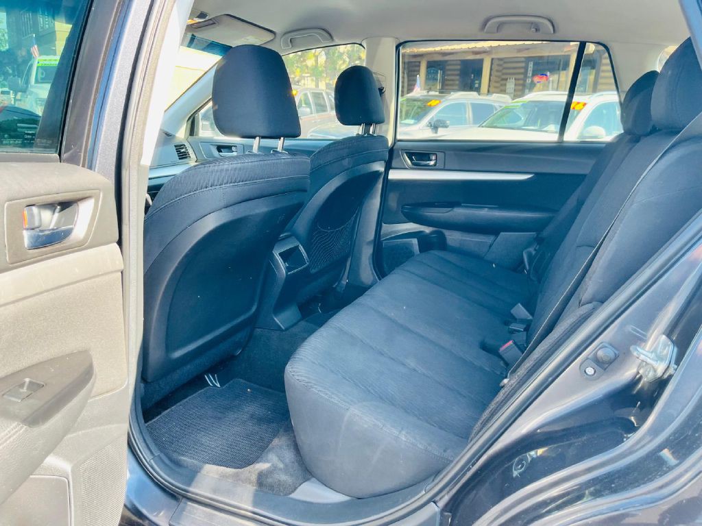 2012 Subaru Outback Image 13