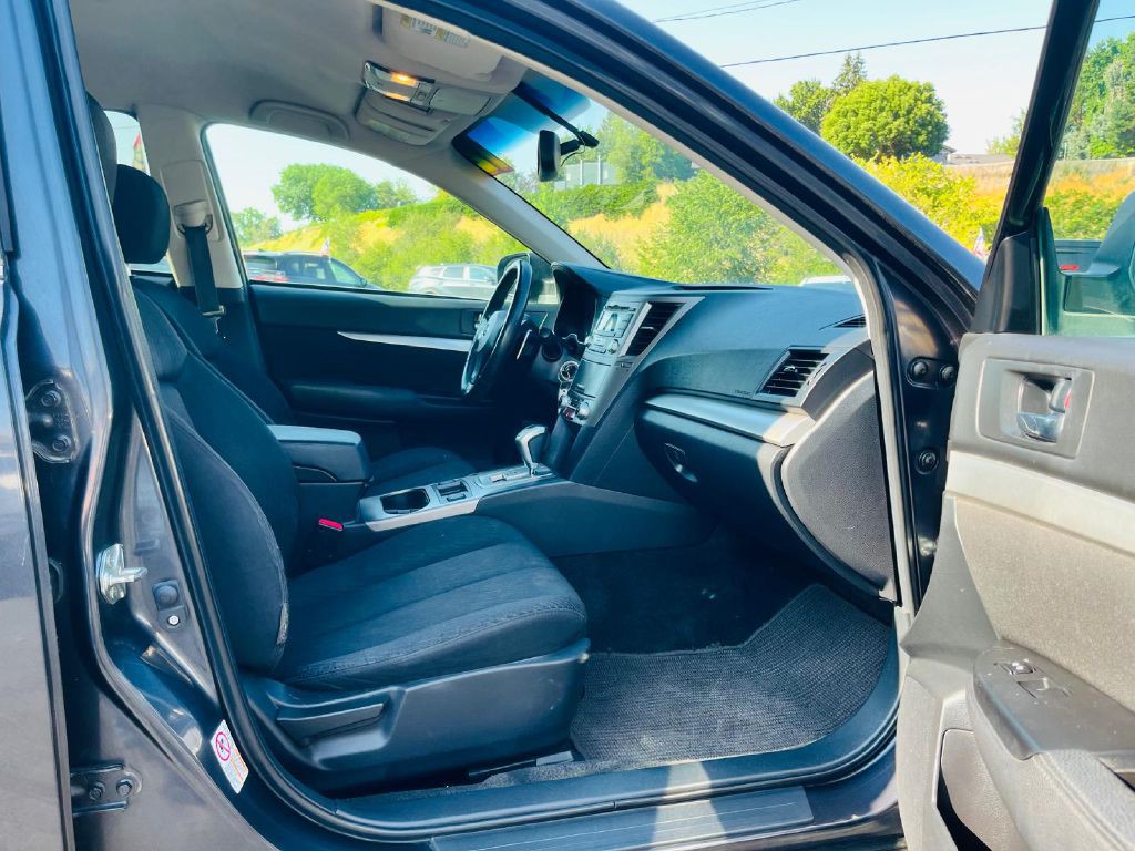 2012 Subaru Outback Image 14
