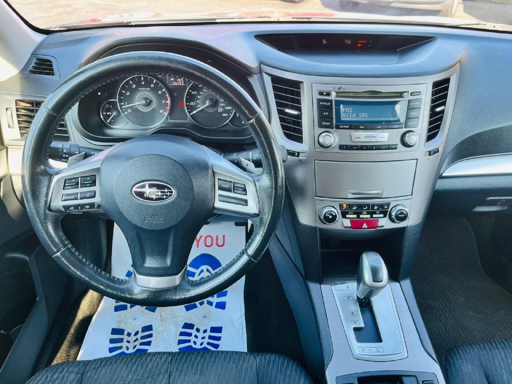 2012 Subaru Outback Image 17