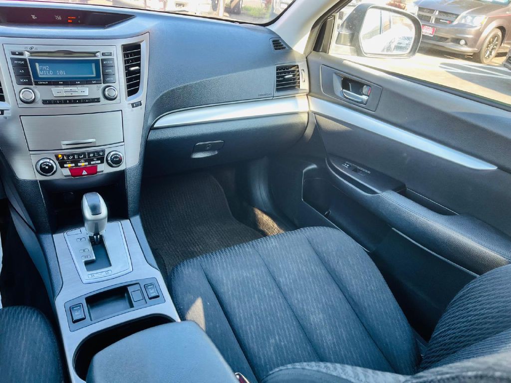 2012 Subaru Outback Image 21