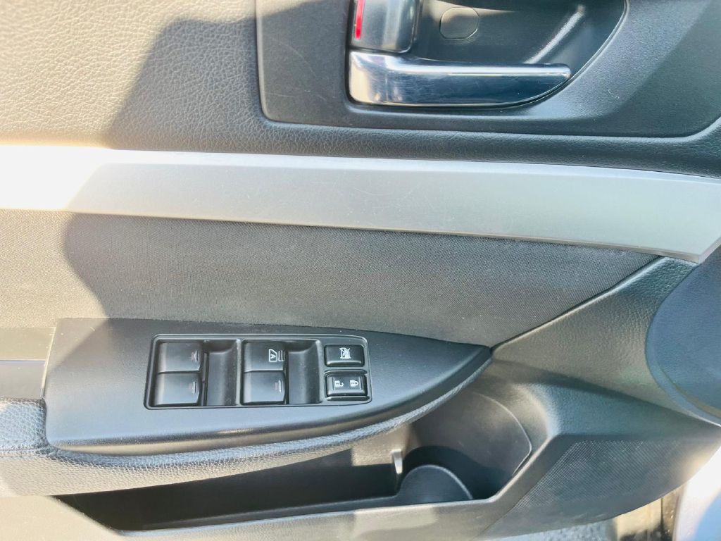 2012 Subaru Outback Image 23