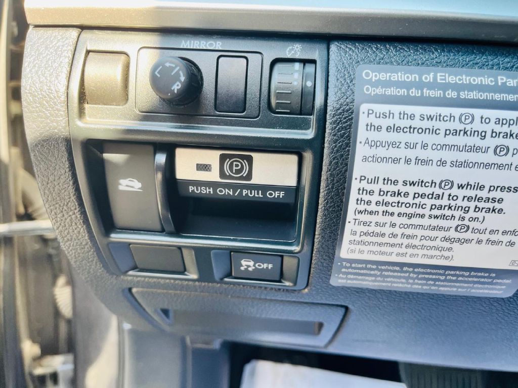 2012 Subaru Outback Image 24