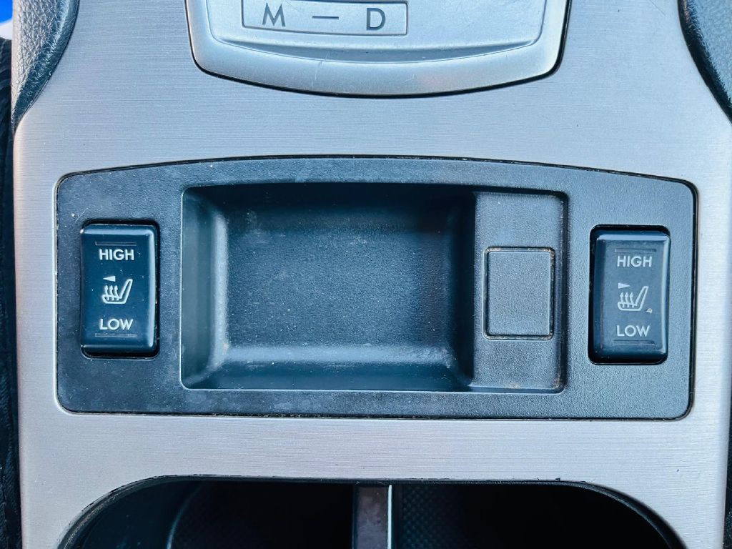 2012 Subaru Outback Image 25