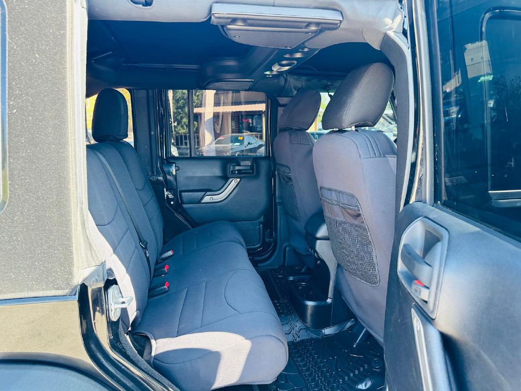 2015 Jeep Wrangler Unlimited Image 15