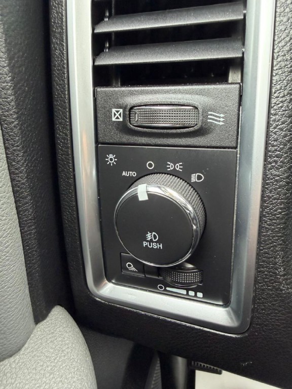 2015 RAM 1500 Image 26