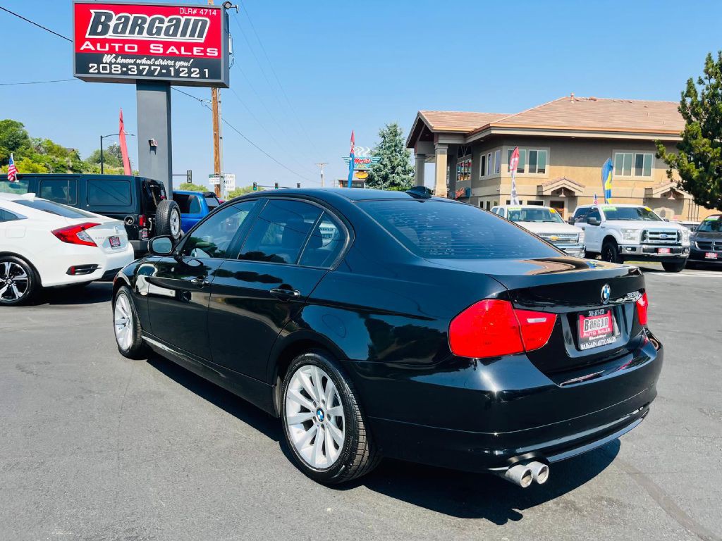 2011 BMW 3 Series Image 5