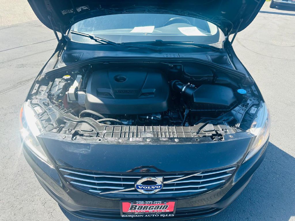 2017 Volvo V60 Image 10